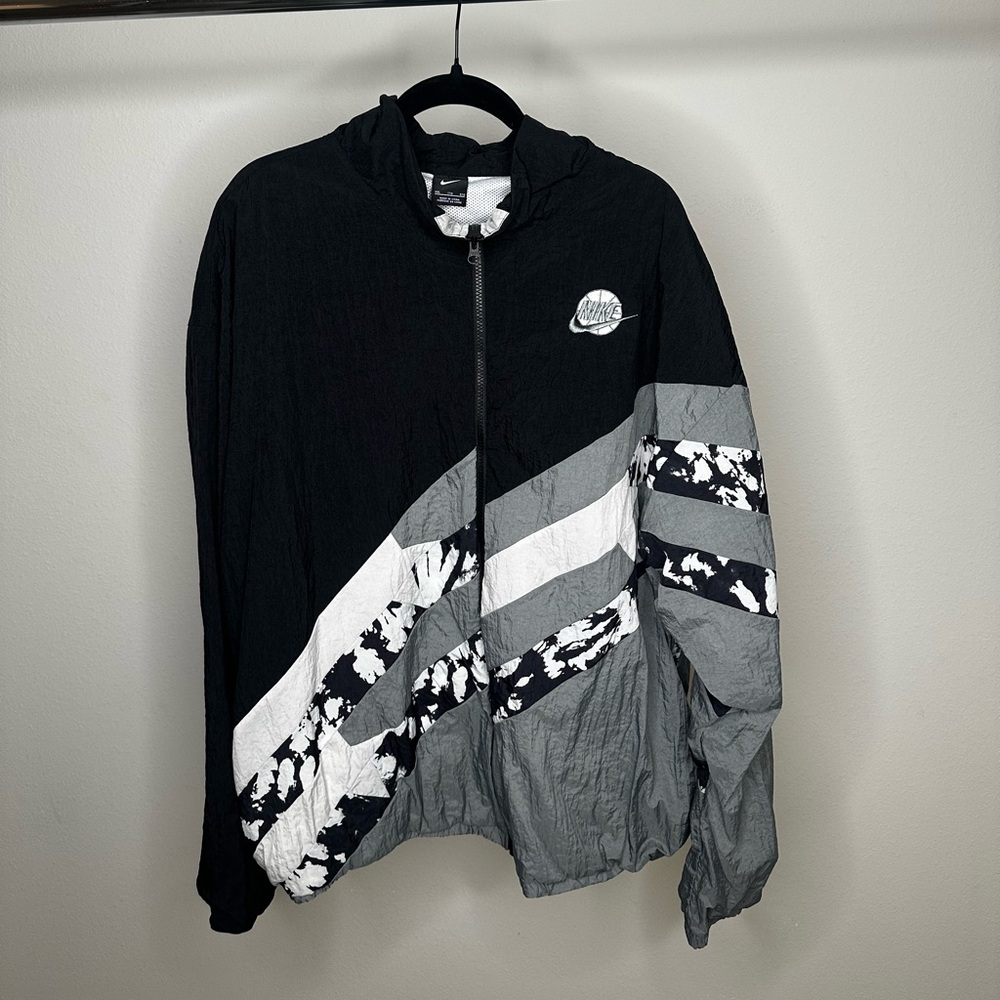 Nike wind breaker